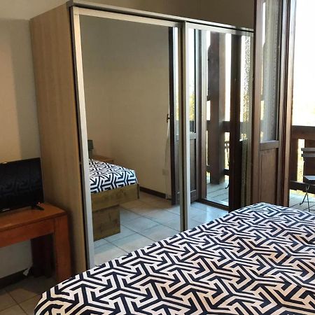 Casa Del Viandante Home Holiday And Rooms Colico Esterno foto
