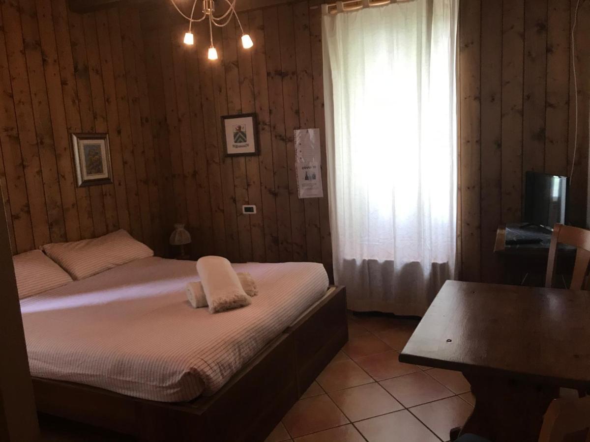 Casa Del Viandante Home Holiday And Rooms Colico Esterno foto