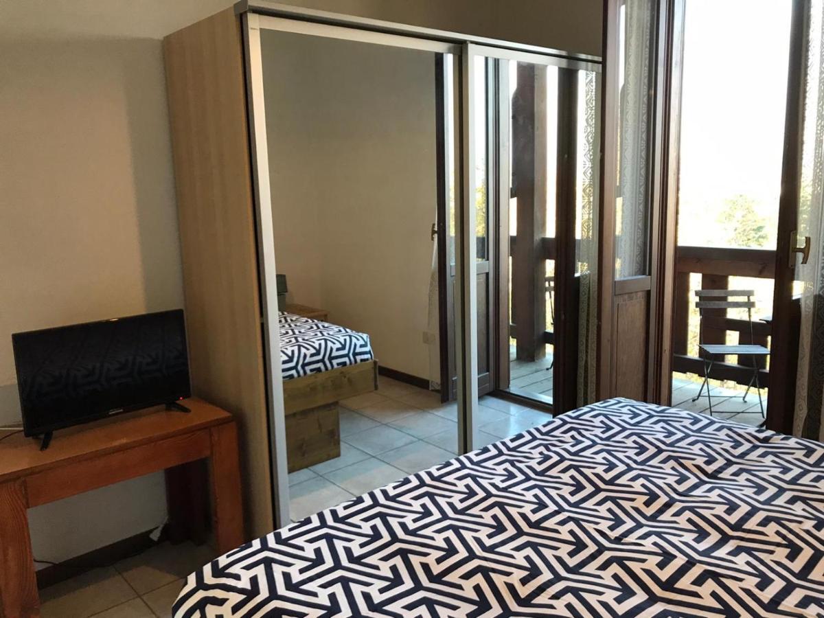 Casa Del Viandante Home Holiday And Rooms Colico Esterno foto