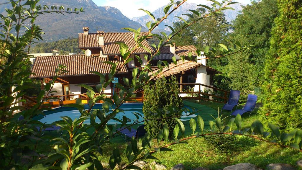 Casa Del Viandante Home Holiday And Rooms Colico Esterno foto